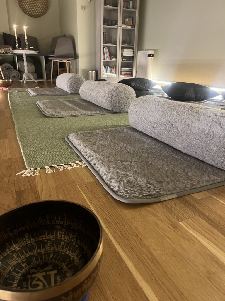Avkopplande behandling i Luleå Reakheling och friskvårdsbehandling i Luleå yoga studio